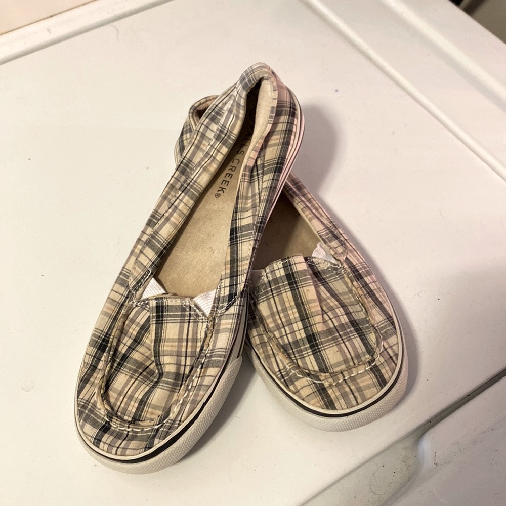 Falls Creek size 6 plaid slip on shoes